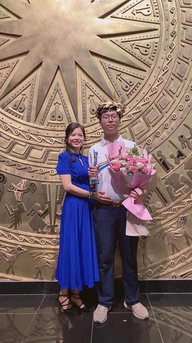 Mẹ &Aacute; qu&acirc;n Olympia 2021: Tiếc 1 điều trong trận Chung kết v&agrave; tiết lộ phần thưởng n&oacute;ng - Ảnh 3.