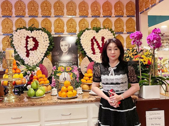 Lễ c&uacute;ng 49 ng&agrave;y của cố ca sĩ Phi Nhung: Con g&aacute;i kh&oacute;c nấc c&ugrave;ng d&agrave;n nghệ sĩ đến viếng, c&aacute;c con nu&ocirc;i v&agrave; Hồ Văn Cường th&igrave; sao? - Ảnh 6.