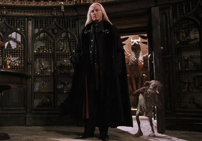 5 lần “hớ hênh” đến sai lệch của Harry Potter: Nhà Malfoy có bí mật kỳ lạ, nghe số tuổi của Voldemort mới thấy quá vô lý! - Ảnh 4.