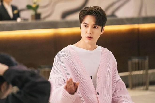 4 sao Hàn và tủ đồ siêu chán trên phim: Cha Eun Woo như mượn đồ của bố, Han So Hee kém sang hẳn luôn! - Ảnh 12.