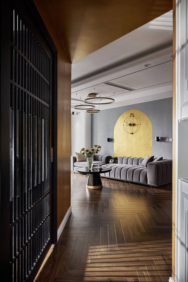 Căn hộ 140m2 ph&aacute; c&aacute;ch với c&aacute;c chi tiết đậm chất Đ&ocirc;ng Dương, nh&igrave;n ảnh thật ngỡ ng&agrave;ng ngơ ng&aacute;c v&igrave; lung linh hơn cả 3D - Ảnh 2.