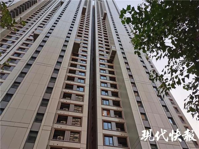 Chủ nh&agrave; kh&oacute;c r&ograve;ng khi nghe hung tin căn hộ 26 tỷ chớp mắt biến th&agrave;nh b&atilde;i hoang t&agrave;n, c&agrave;ng sốc hơn khi biết nguy&ecirc;n nh&acirc;n - Ảnh 1.