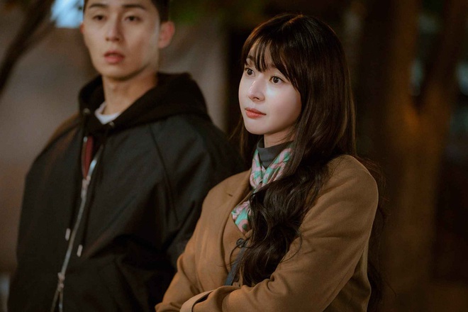 Sốc visual nữ phụ quốc dân Kwon Nara ở phim mới, đẹp ăn đứt thời còn đấu đá với điên nữ Kim Da Mi luôn! - Ảnh 2.