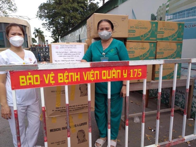 Những người từ c&otilde;i chết Covid-19 về: T&ocirc;i vẫn tự thắp hương cho bệnh nh&acirc;n đ&atilde; mất của m&igrave;nh - Ảnh 5.