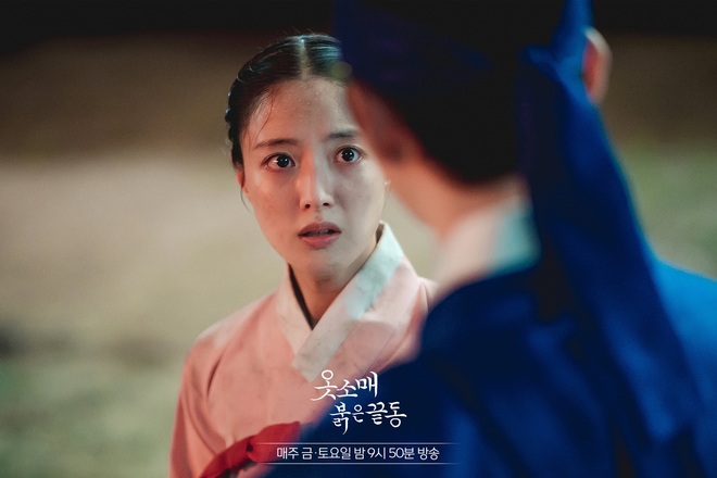 Rating phim của Song Hye Kyo đột ngột giảm nhẹ, đối thủ cổ trang sắp vượt mặt tới nơi! - Ảnh 4.