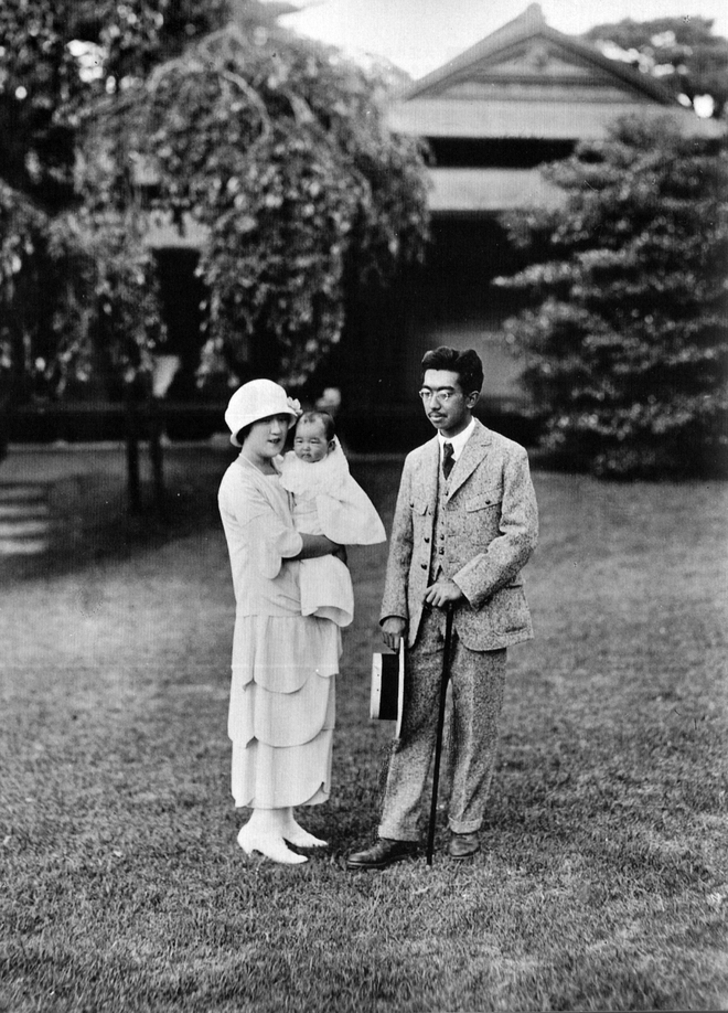 Hoàng hậu nổi tiếng nhất Nhật Bản: Người mẹ chồng cay nghiệt khiến con dâu mất giọng nói hóa ra là quốc mẫu được dân chúng sùng bái - Ảnh 11.
