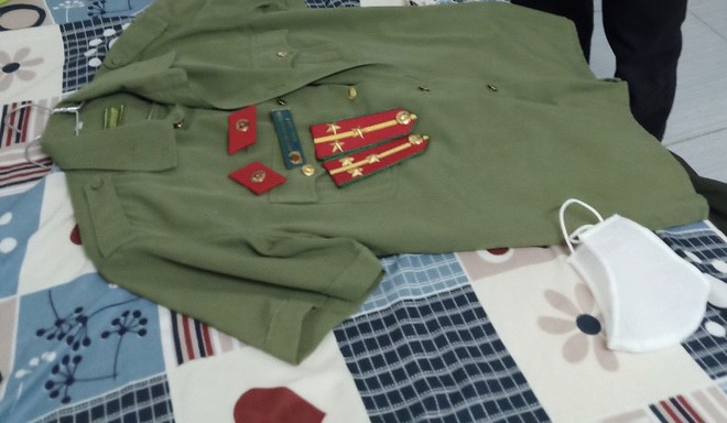 Bắt kẻ giả công an cưỡng đoạt tiền của kẻ chuyên chăn dắt trẻ em, người khuyết tật đi ăn xin ở TP.HCM - Ảnh 2. Bắt kẻ giả công an cưỡng đoạt tiền của kẻ chuyên chăn dắt trẻ em, người khuyết tật đi ăn xin ở TP.HCM - Ảnh 2.