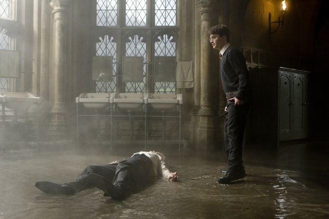 4 điều tồi tệ nhất Harry Potter từng làm thật khó để tha thứ: Gián tiếp hại chết chú Sirius, dã man nhất là hành động cuối cùng với Draco! - Ảnh 4.
