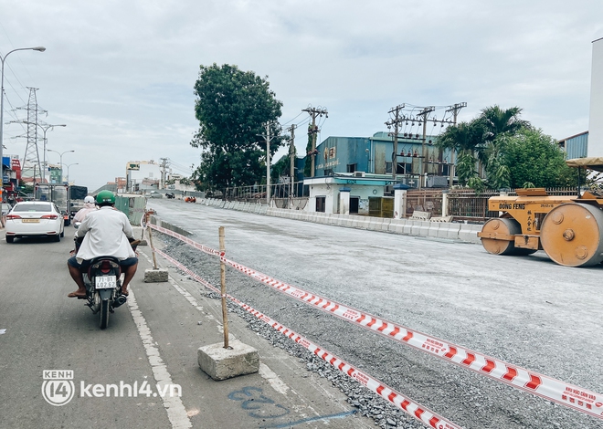 Công trình giao thông đầu tiên hoàn thành sau giãn cách xã hội ở Sài Gòn: Nhánh đầu tiên của cầu Bưng, trị giá hơn 500 tỉ đồng - Ảnh 8.