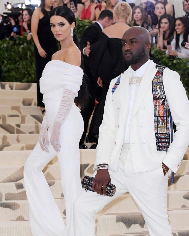 Cả showbiz chấn động trước tin giám đốc Louis Vuitton qua đời: Vợ Justin - Kendall chia sẻ hình ảnh đắt giá, Victoria Beckham và dàn sao bàng hoàng - Ảnh 3.