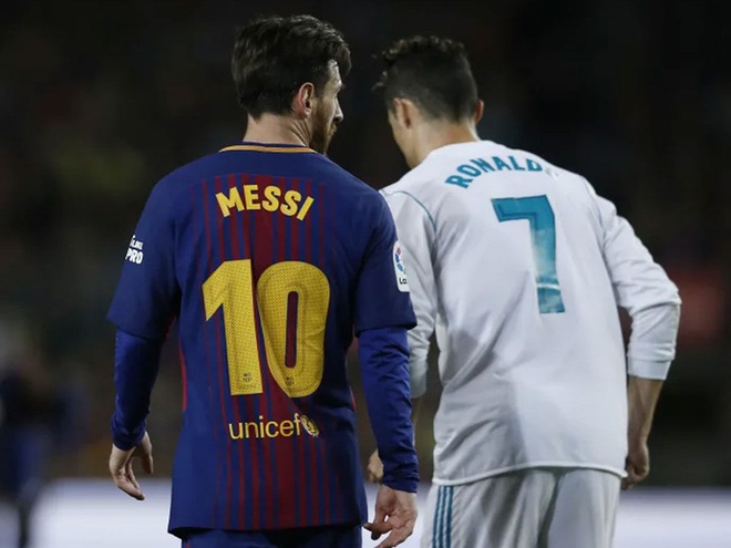 Ronaldo chính thức giương cờ trắng trong cuộc đua với Messi? - Ảnh 1.