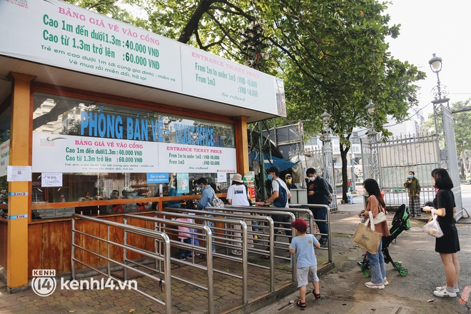 Ngày đầu Thảo Cầm Viên Sài Gòn mở cửa sau 6 tháng tạm dừng vì dịch, người dân háo hức mua vé ghé thăm bầy thú - Ảnh 1.