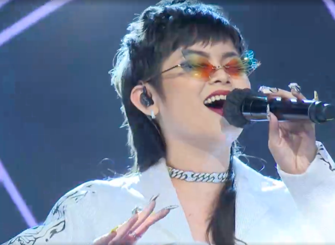 Xuất hiện nữ thí sinh Rap Việt khiến Binz đỏ mặt, cười tủm tỉm khi vừa lộ diện - Ảnh 4.