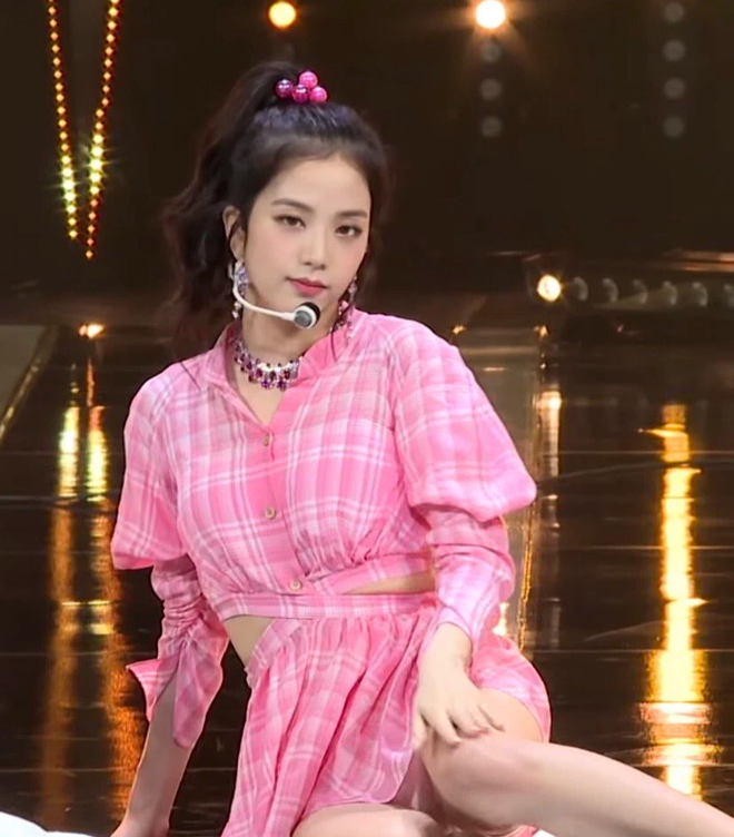 Debut 5 năm nhưng đến giờ Jisoo (BLACKPINK) mới có fancam 10 triệu view đầu tiên: Video này có gì đặc biệt? - Ảnh 3.