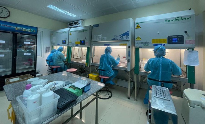 Diễn biến dịch ngày 7/11: Nhiều tỉnh tái lập chốt kiểm soát, tăng cấp độ phòng dịch; Quảng Ninh thêm 41 ca Covid-19, ổ dịch tại TP.Uông Bí và TX.Đông Triều lan nhanh - Ảnh 1.