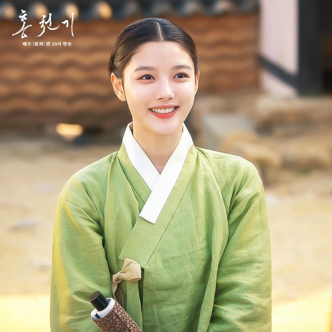 4 nữ thần cổ trang đẹp nhất màn ảnh Hàn 2021: Kim Yoo Jung như tiên tử nhưng Yuri (SNSD) mới là đỉnh cao - Ảnh 1.