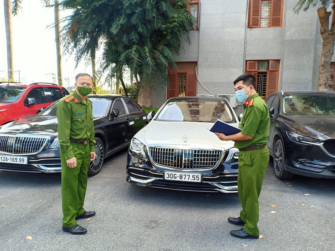 Cận cảnh dàn xế sang có Mercedes Maybach bị thu giữ ở đường dây đánh bạc gần 14 nghìn tỷ - Ảnh 5.