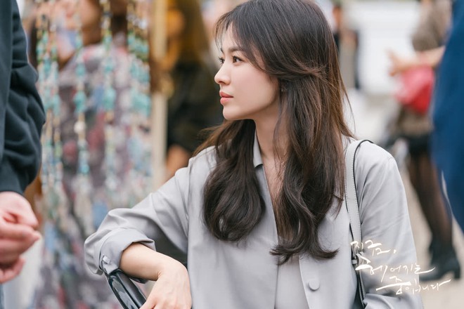 Phát sốt với thời trang của Song Hye Kyo ở phim mới: Vừa đẹp vừa sang lại giúp chị trẻ ra cả chục tuổi - Ảnh 3.