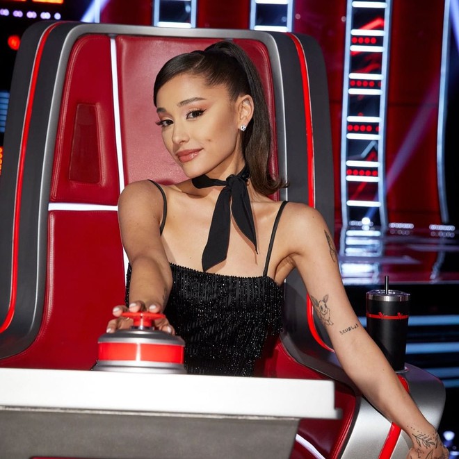 Ariana Grande block thẳng tay fanpage lớn nhất nhì chỉ vì... dám góp ý cách cô chọn team tại The Voice - Ảnh 5.