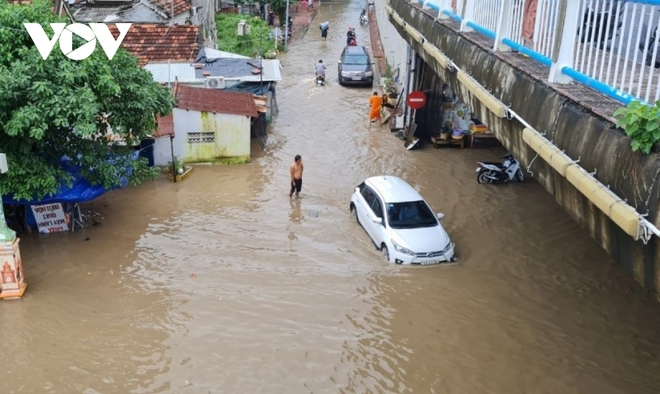 Mưa lớn gây ngập lụt nặng, Phú Yên sơ tán hơn 11.000 người dân - Ảnh 5.