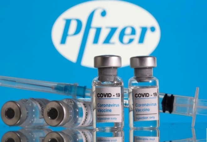 Lãnh đạo Pfizer dự báo sẽ cần tới mũi tiêm vaccine thứ tư để phòng ngừa Omicron - Ảnh 1.