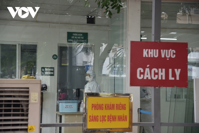 Diễn biến dịch ngày 10/12: F0 trên cả nước không ngừng tăng, bệnh viện điều trị COVID-19 quá tải; Nhất trí mở đường bay thương mại quốc tế, đề xuất từ ngày 15/12 - Ảnh 3.