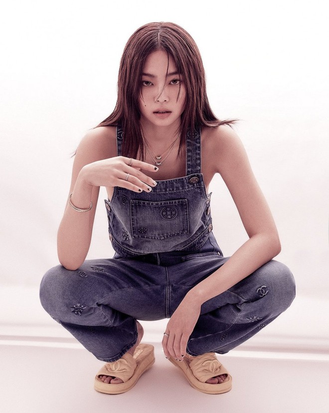 YG hồ hởi khoe BLINK lịch tr&igrave;nh cuối năm của BLACKPINK, xem xong ai nấy lăn đ&ugrave;ng ng&atilde; ngửa v&igrave; sốc - Ảnh 6.