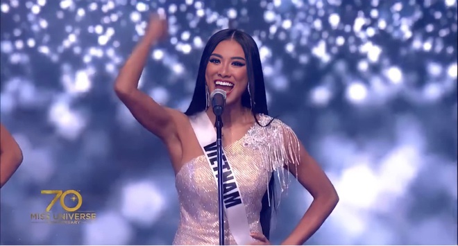 Zoom cận Kim Duyên trong đêm bán kết Miss Universe: Nhan sắc và thần thái đỉnh, cơ hội nào cho vị trí trong Top 5? - Ảnh 4.