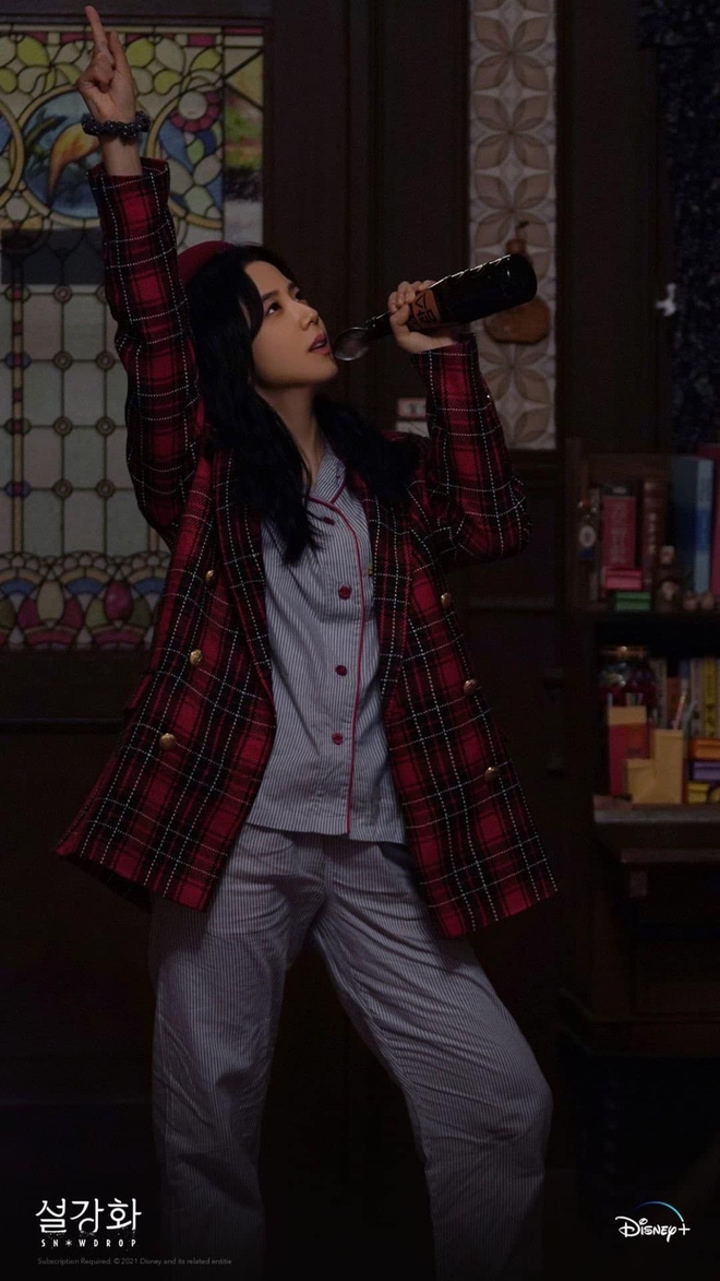 Snowdrop tung loạt th&iacute;nh hạng nặng của cặp đ&ocirc;i ch&iacute;nh, nhưng Jisoo mới l&ecirc;n ảnh đ&atilde; đơ thế n&agrave;y? - Ảnh 6.