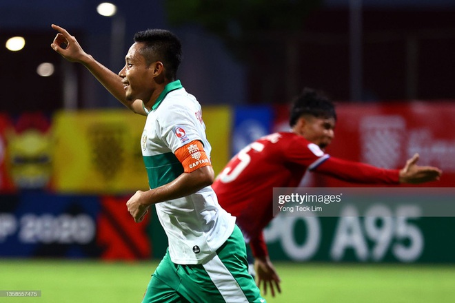 Chuy&ecirc;n gia Phan Anh T&uacute;: C&aacute;c đội ở AFF Cup kh&ocirc;ng đủ tr&igrave;nh khai th&aacute;c 2 c&aacute;nh của tuyển Việt Nam - Ảnh 1.