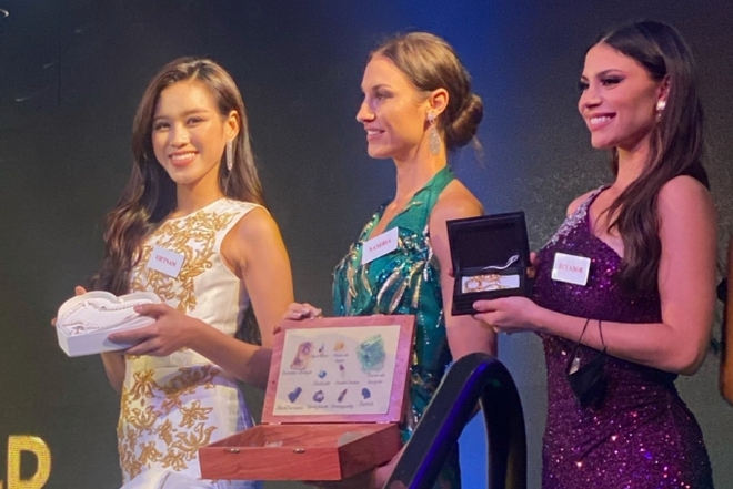 Đỗ H&agrave; tại Miss World: V&agrave;o top 40 bằng thực lực, gặp sự cố lần đầu c&oacute; trong lịch sử v&agrave; t&iacute;n hiệu g&acirc;y lo lắng trước Chung kết? - Ảnh 22.