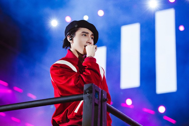 Chơi lớn như Diana: Kh&ocirc;ng chỉ mời sao khủng kết show m&agrave; c&ograve;n &ldquo;tung chi&ecirc;u&rdquo; với h&agrave;ng ng&agrave;n qu&agrave; tặng gi&aacute; trị c&ugrave;ng c&ocirc;ng nghệ AR đỉnh cao - Ảnh 1.