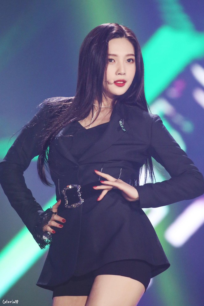 Cứ mỗi dịp cuối năm, nữ idol Kpop n&agrave;y lại khiến d&acirc;n t&igrave;nh đảo đi&ecirc;n trước vẻ n&oacute;ng bỏng nghẹt thở! - Ảnh 12.
