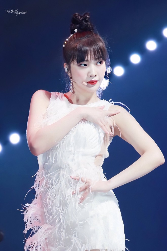 Cứ mỗi dịp cuối năm, nữ idol Kpop n&agrave;y lại khiến d&acirc;n t&igrave;nh đảo đi&ecirc;n trước vẻ n&oacute;ng bỏng nghẹt thở! - Ảnh 17.