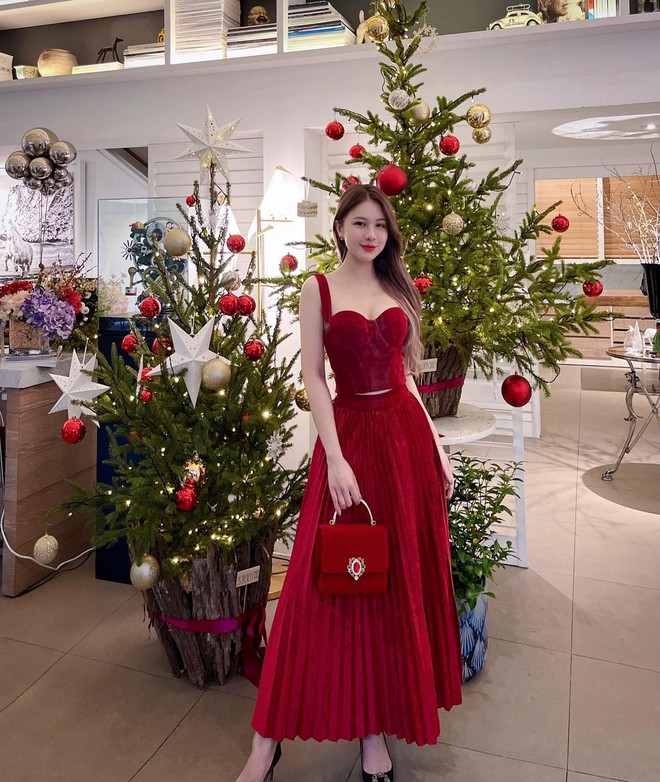 Noel chưa tới nhưng đại chiến nhan sắc của hội gái xinh đã bùng nổ căng đét - Ảnh 13. Noel chưa tới nhưng đại chiến nhan sắc của hội gái xinh đã bùng nổ căng đét - Ảnh 13.
