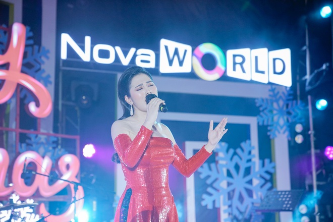 Chill hết nấc với đ&ecirc;m nhạc Xmas tại Novaland Gallery: Lệ Quy&ecirc;n đầy da diết, Trịnh Thăng B&igrave;nh lịch l&atilde;m hết phần - Ảnh 3.