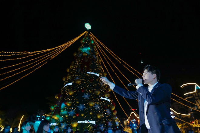 Chill hết nấc với đ&ecirc;m nhạc Xmas tại Novaland Gallery: Lệ Quy&ecirc;n đầy da diết, Trịnh Thăng B&igrave;nh lịch l&atilde;m hết phần - Ảnh 6.