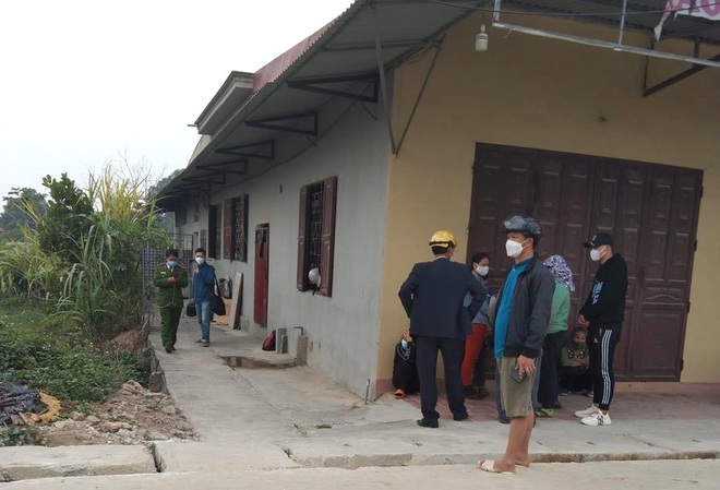 Ch&aacute;u đi học về th&igrave; hốt hoảng ph&aacute;t hiện b&agrave; tử vong tr&ecirc;n vũng m&aacute;u, cổ c&oacute; vết thương - Ảnh 2.