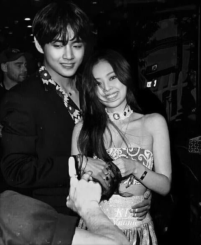 V (BTS) và Jennie (BlackPink) là hai cái tên đang được fan hâm mộ quan tâm và yêu thích nhất hiện nay. Hãy xem hình ảnh của họ để cảm nhận nét đẹp và tài năng vượt trội mà họ mang lại.