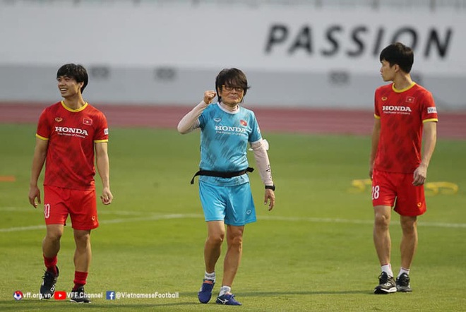 Thần y của thầy Park bất ngờ chia tay tuyển Việt Nam sau AFF Cup 2020 - Ảnh 1.