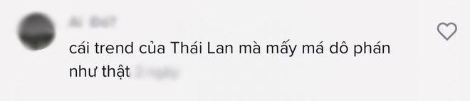 Nữ sinh tụt quần, thản nhiên nhún nhảy trong lớp, thái độ bạn bè gây bất ngờ - Ảnh 3.