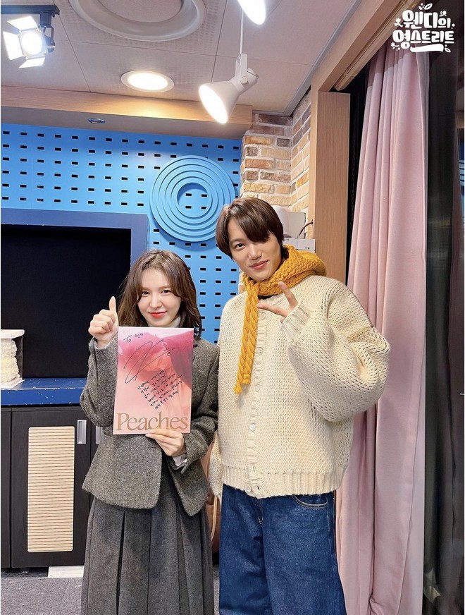 Thành viên EXO thú nhận lần đầu nói chuyện với Wendy (Red Velvet) sau 8 năm, bị fan khui nói dối? - Ảnh 2. Thành viên EXO thú nhận lần đầu nói chuyện với Wendy (Red Velvet) sau 8 năm, bị fan khui nói dối? - Ảnh 2.