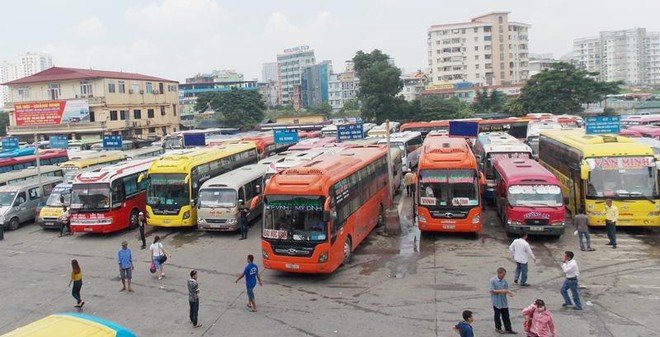 Dịp Tết, bến xe Hà Nội không nhận xe khách từ vùng 3 dịch COVID-19 - Ảnh 1.