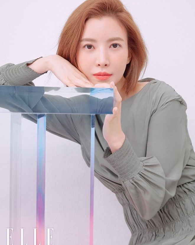 Ph&aacute;t sốt với visual d&agrave;n mỹ nh&acirc;n Snowdrop ngo&agrave;i đời thật: Jisoo (BLACKPINK) h&oacute;a ra c&ograve;n b&igrave;nh thường ch&aacute;n - Ảnh 10.