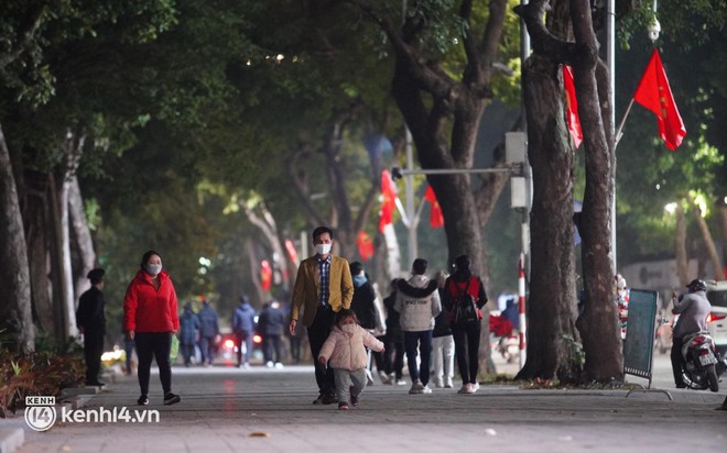 Chính thức: Tạm biệt năm cũ, 2022 đã đến rồi! - Ảnh 2.