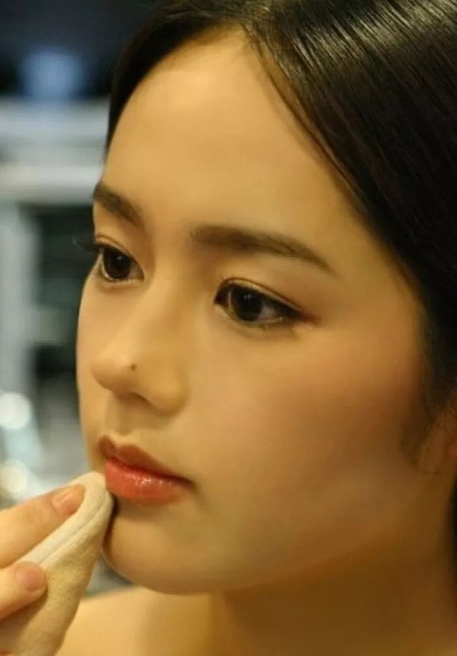 Han Ga In lên top Naver nhờ 1 bức ảnh góc nghiêng duy nhất: Chiếc mũi đẹp nhất showbiz Hàn là như thế này đây! - Ảnh 4.