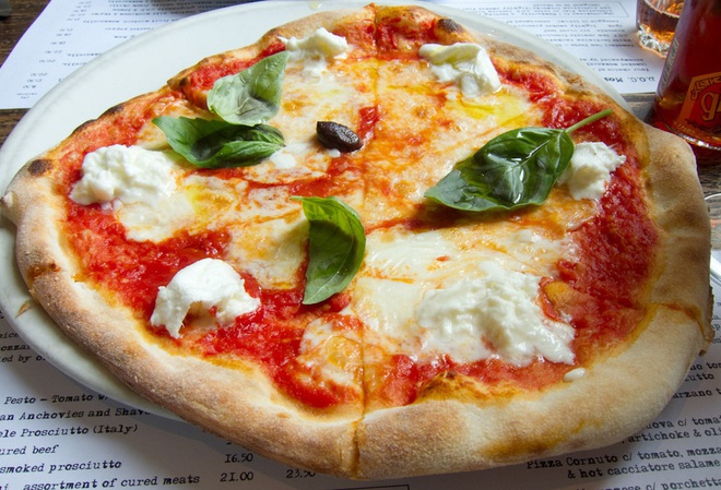 Pizza đặc biệt nhất Ý: Mang tên nữ hoàng, có sắc màu của quốc kỳ - Bí mật từ 132 năm - Ảnh 3.