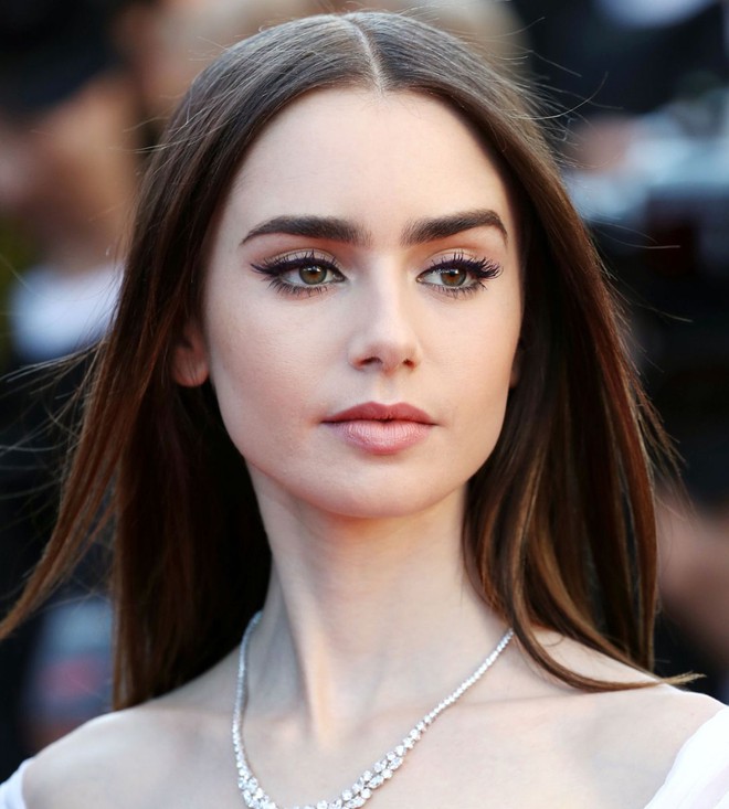 Thế gian vậy mà còn người như Lily Collins: Mắt tím, môi bầm, tóc lởm chởm mà vẫn đẹp lặng người - Ảnh 3.