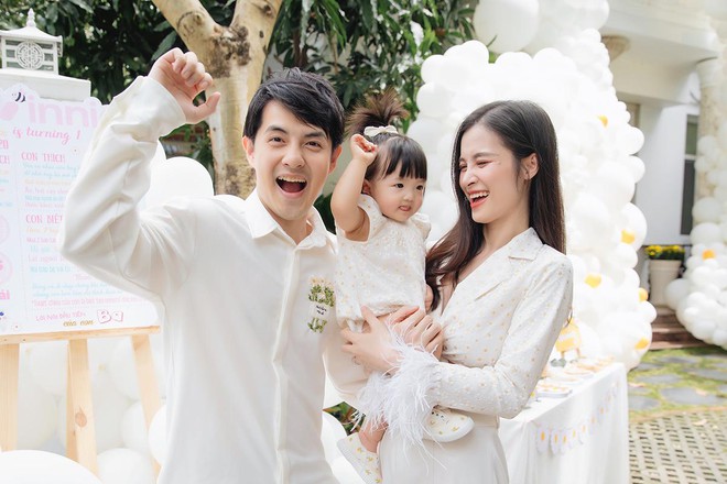 Bị mẹ d&igrave;m h&agrave;ng kh&ocirc;ng thương tiếc, &aacute;i nữ nh&agrave; Đ&ocirc;ng Nhi vẫn tạo n&ecirc;n cả vũ trụ cute bằng loạt biểu cảm cưng xỉu - Ảnh 6.