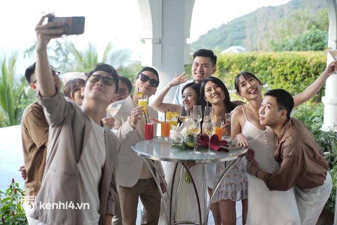 Chùm ảnh ĐỘC QUYỀN buổi cầu hôn của Salim và bạn trai thiếu gia: Cái kết vỡ oà cho thiếu gia 15 năm yêu đơn phương 1 hot girl - Ảnh 3. Chùm ảnh ĐỘC QUYỀN buổi cầu hôn của Salim và bạn trai thiếu gia: Cái kết vỡ oà cho thiếu gia 15 năm yêu đơn phương 1 hot girl - Ảnh 3.